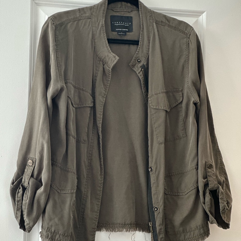 Sanctuary Green Utility Jacket with Long Sleeves and Relaxed Fit